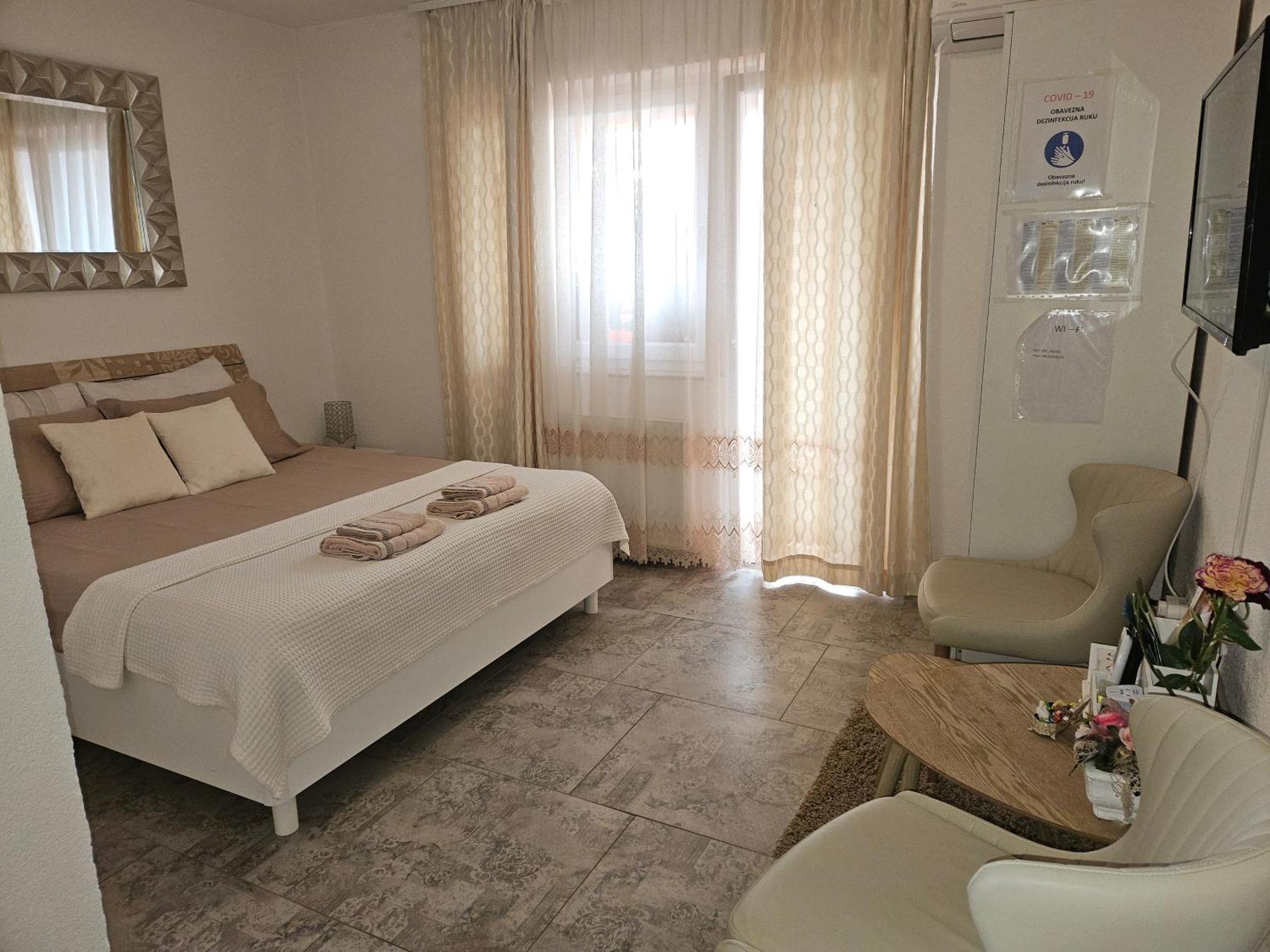 Rooms Sapina Korenica Exterior photo